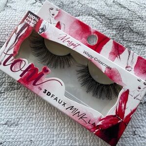 Ioni Lashes